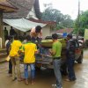 පාසල් උපකරණ ලබා දීම